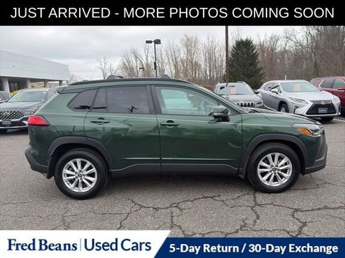 Used 2023 Toyota Corolla Cross LE image 9