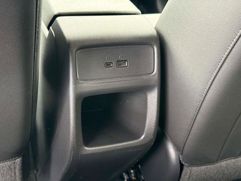 Used 2025 Chevrolet Trax LT FWD image 13
