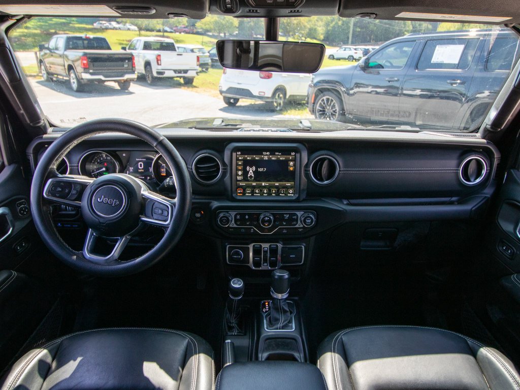 Used 2022 Jeep Wrangler Unlimited Sahara w/ Cold Weather Group AWD/4WD image 25