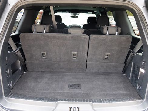 Used 2020 Ford Expedition XLT image 6