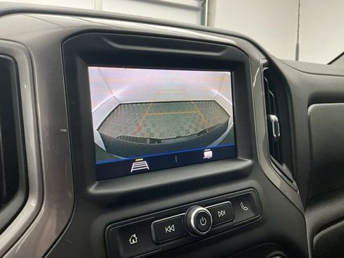 Used 2021 Chevrolet Silverado 2500 Custom w/ Custom Value Package image 5