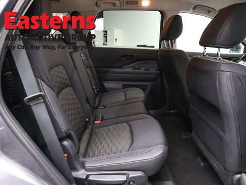 Used 2023 Nissan Pathfinder S AWD/4WD image 23