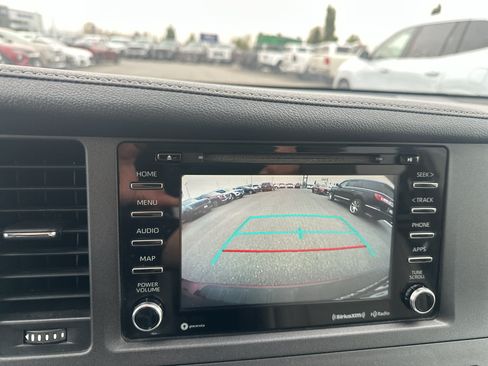 Used 2019 Toyota Sienna XLE w/ XLE Navigation Package FWD image 27