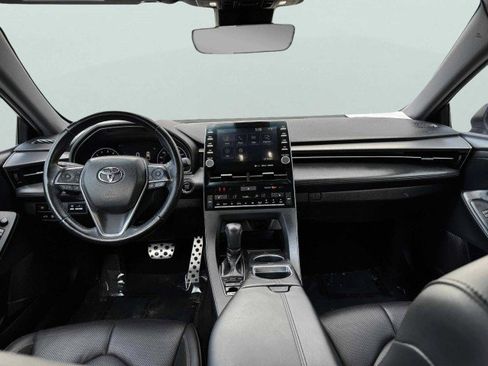 Used 2019 Toyota Avalon XSE image 41