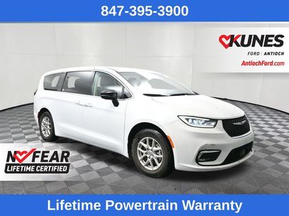 Used 2024 Chrysler Pacifica Touring-L