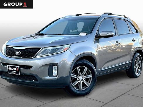 Used 2014 Kia Sorento LX image 1