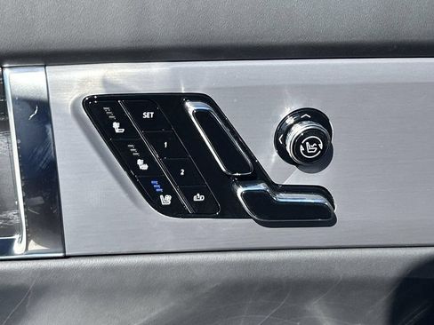 New 2026 Cadillac Vistiq Platinum AWD/4WD image 24