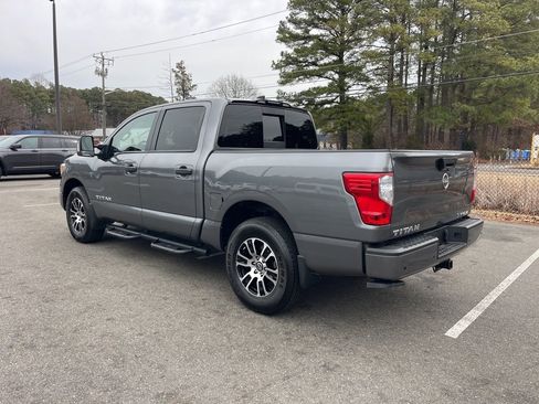 Certified 2024 Nissan Titan SV w/ SV Convenience Package image 7