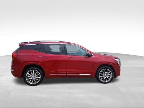 Used 2024 GMC Terrain Denali w/ Denali Premium Package AWD/4WD image 6