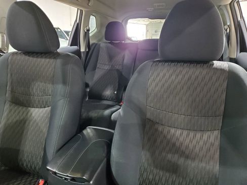 Used 2019 Nissan Rogue SV w/ Premium Package image 37