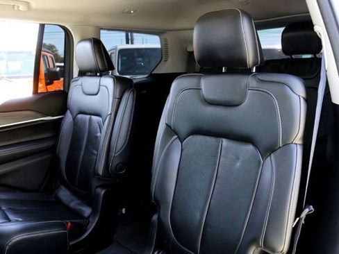 Used 2021 Jeep Grand Cherokee L Limited image 24