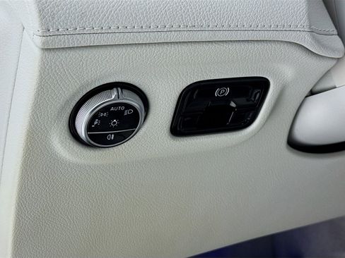 Used 2023 Mercedes-Benz EQE 350+ SUV image 11