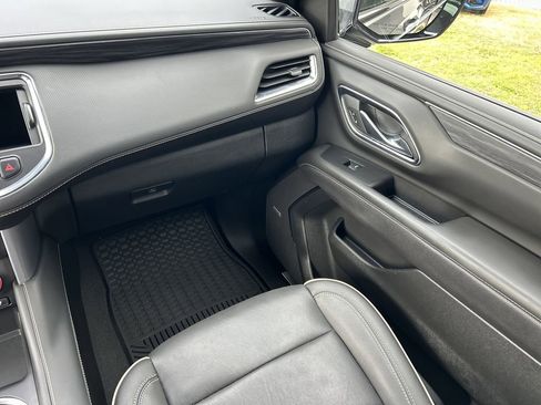 Certified 2024 GMC Yukon XL SLT w/ SLT Luxury Package image 17