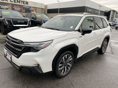 Used 2025 Subaru Forester Touring image 39