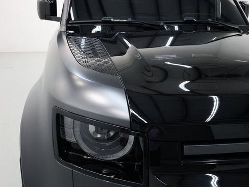 Used 2023 Land Rover Defender 90 V8 image 55