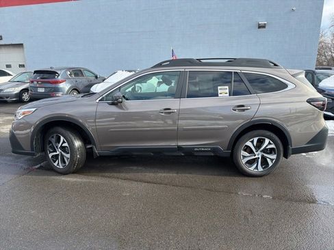 Used 2022 Subaru Outback Limited image 6