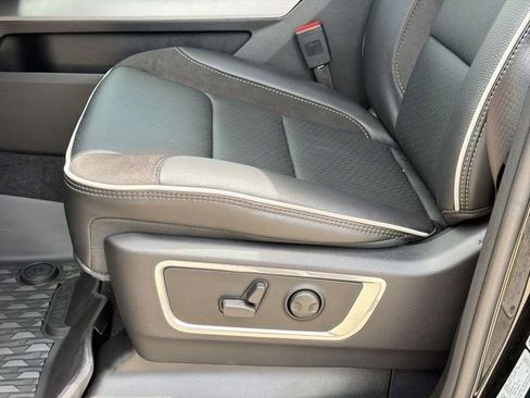 New 2026 RAM 1500 Laramie AWD/4WD image 14