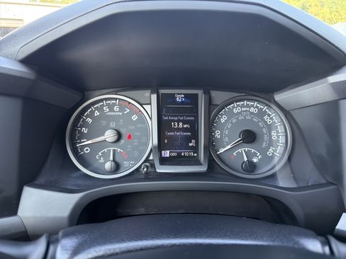 Used 2023 Toyota Tacoma TRD Off-Road w/ Black Out Package (TMS) AWD/4WD image 30