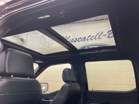Used 2025 Ford F150 Lariat AWD/4WD image 15