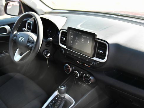 Used 2022 Hyundai Venue SE w/ Cargo Package FWD image 38