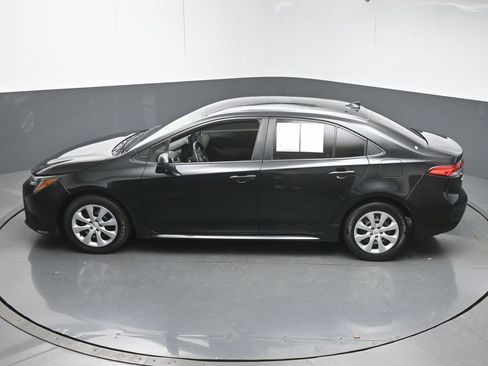 Used 2022 Toyota Corolla LE image 42