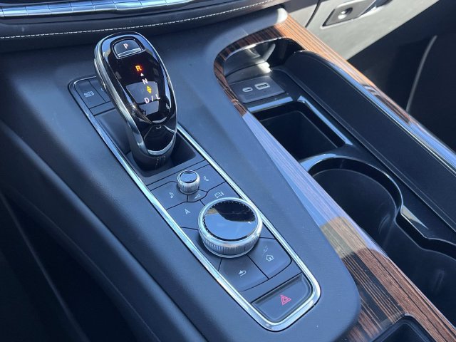 Certified 2024 Cadillac Escalade Premium Luxury w/ LPO, Floor Liner Package AWD/4WD image 25
