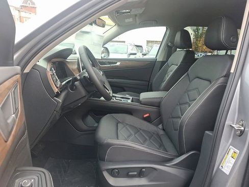 New 2026 Volkswagen Atlas SE image 10