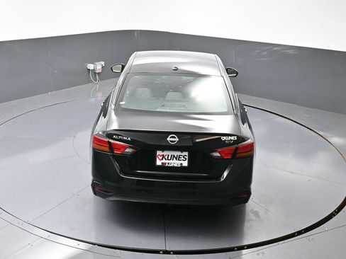 Used 2024 Nissan Altima 2.5 SV image 46