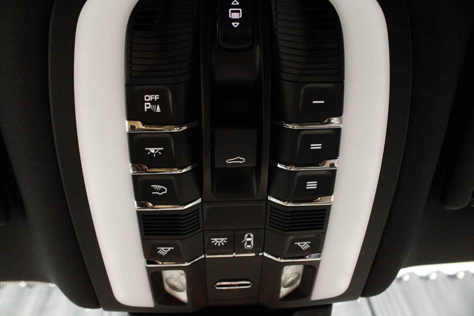 Certified 2026 Porsche Macan AWD/4WD image 37