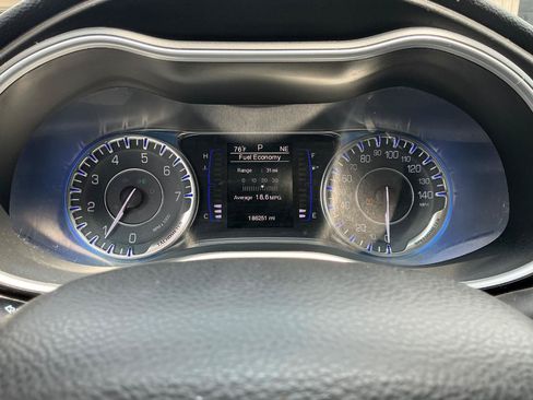 Used 2015 Chrysler 200 Limited w/ Convenience Group FWD image 21