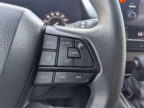 Used 2024 Toyota Sienna LE image 16