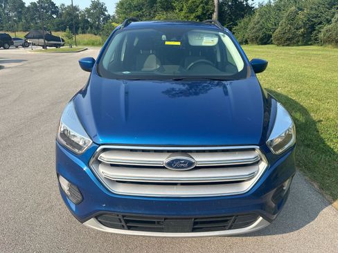 Used 2018 Ford Escape SE w/ Ford Safe & Smart Package AWD/4WD image 12
