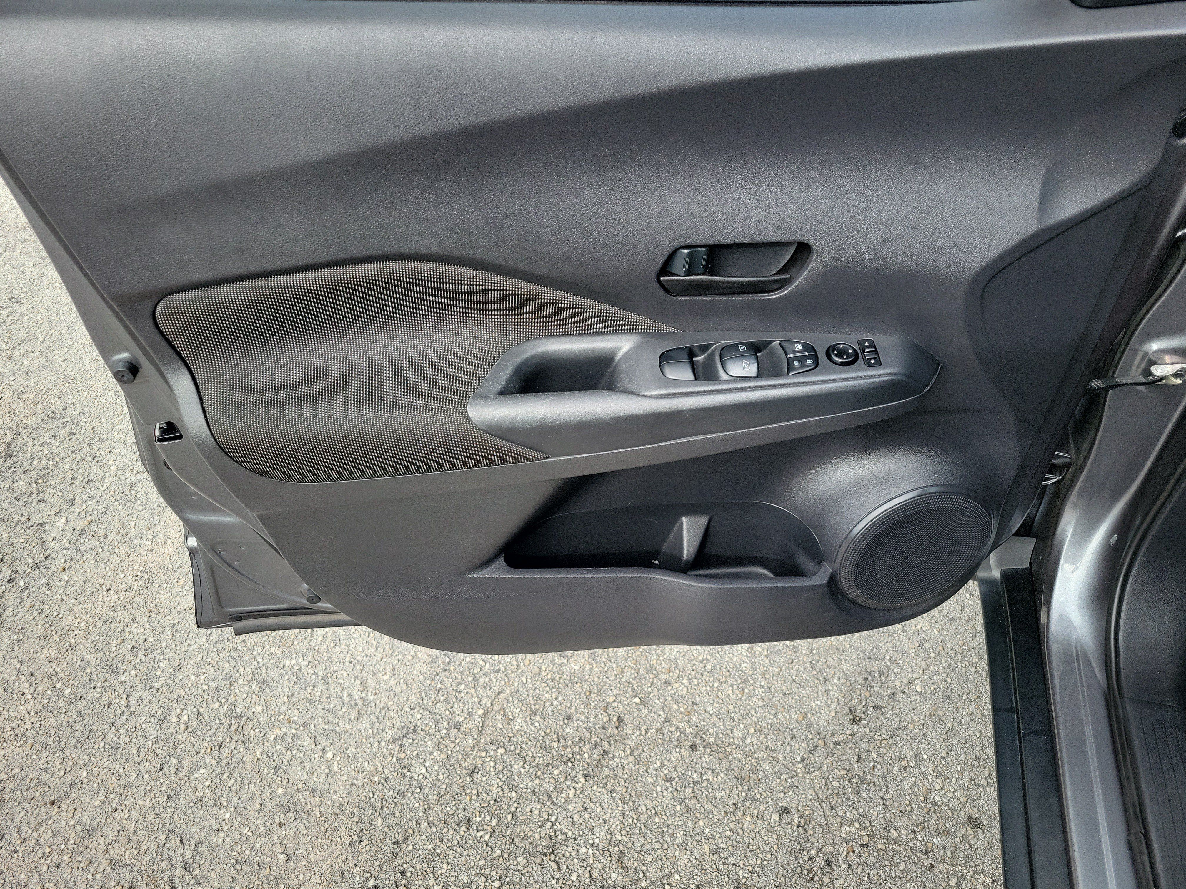 Used 2020 Nissan Kicks S FWD image 22