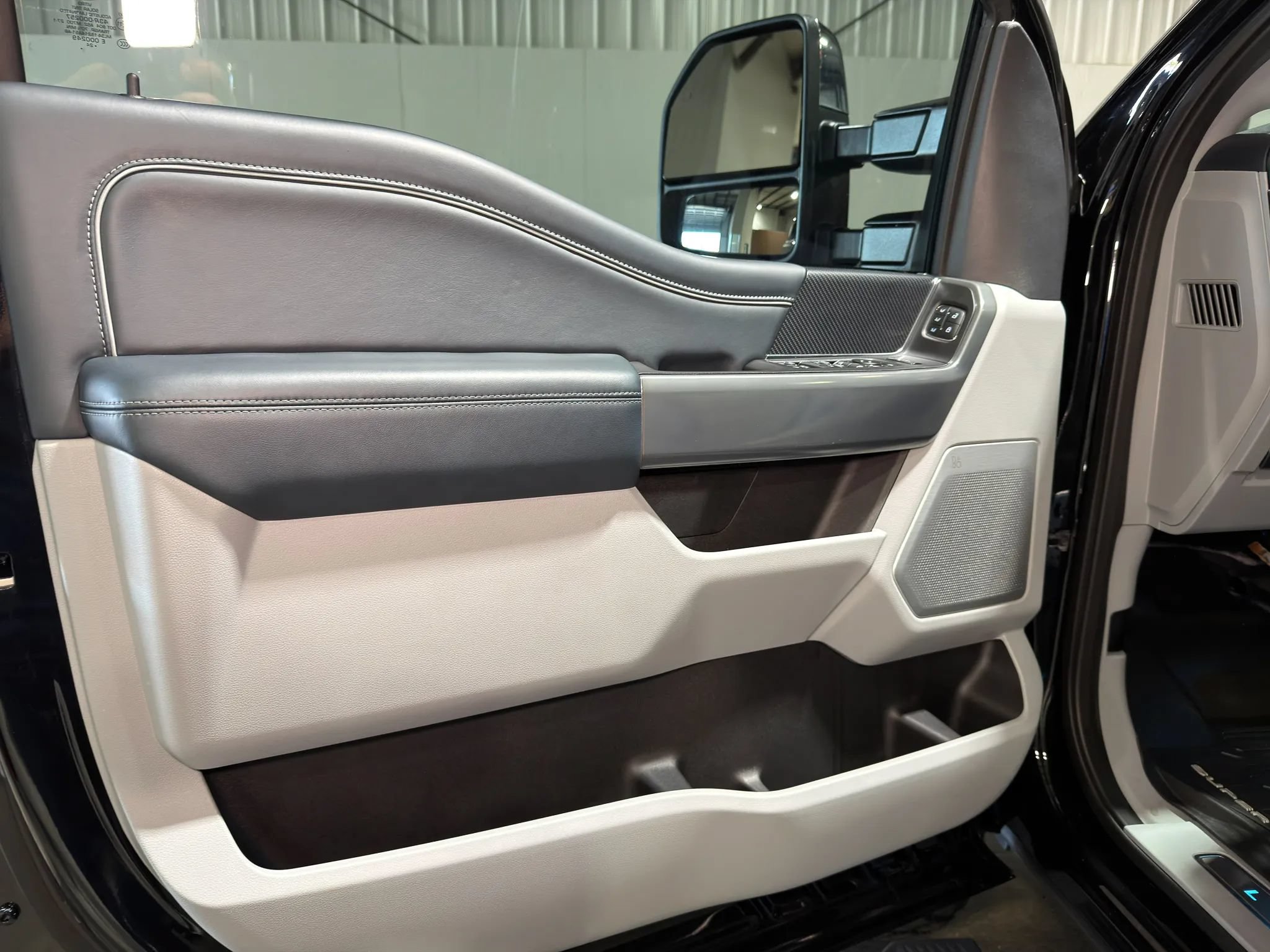 Used 2024 Ford F350 Limited w/ FX4 Off-Road Package AWD/4WD image 22