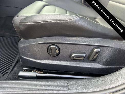 Used 2018 Volkswagen Golf SEL image 18