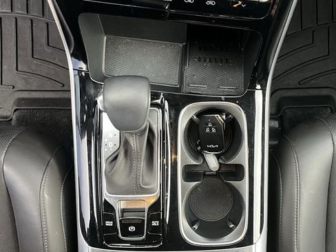 Used 2024 Kia Carnival SX image 25