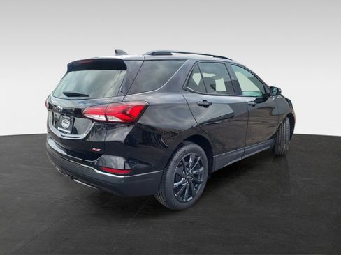 Used 2022 Chevrolet Equinox RS w/ RS Leather Package image 4