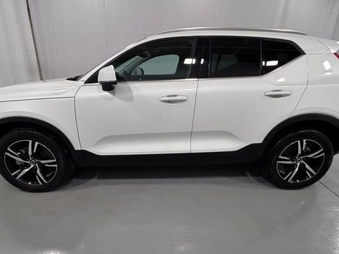 Certified 2023 Volvo XC40 B5 Plus w/ Climate Package AWD/4WD image 9
