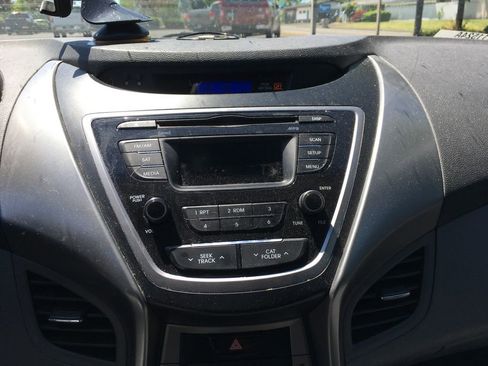 Used 2013 Hyundai Elantra GLS FWD image 10