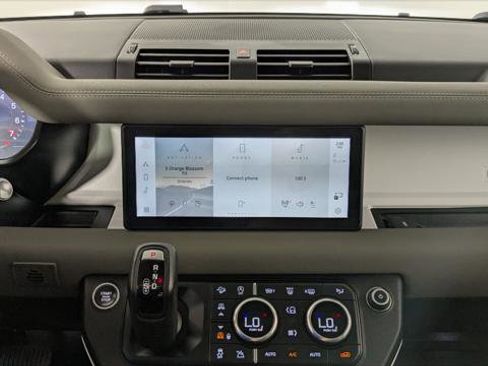 Used 2020 Land Rover Defender 110 S image 29