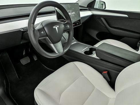 Used 2023 Tesla Model Y Long Range AWD/4WD image 14