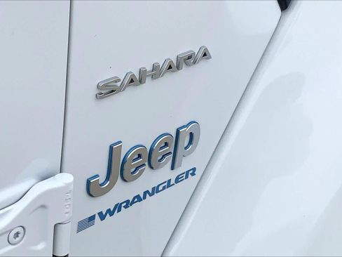 Used 2024 Jeep Wrangler Unlimited Sahara AWD/4WD image 30
