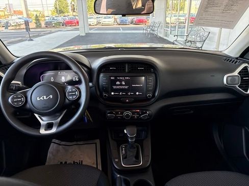 Certified 2025 Kia Soul LX FWD image 27