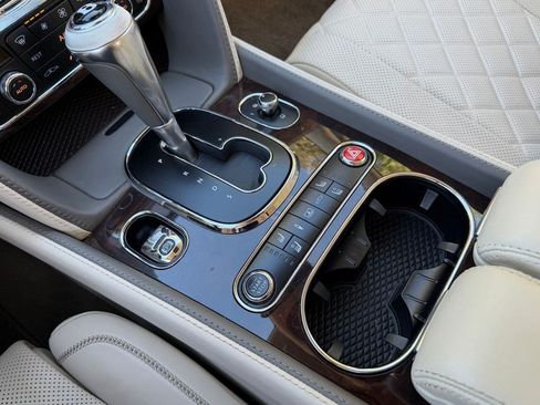 Certified 2018 Bentley Flying Spur V8 AWD/4WD image 26