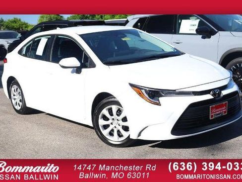 Used 2026 Toyota Corolla LE FWD image 1