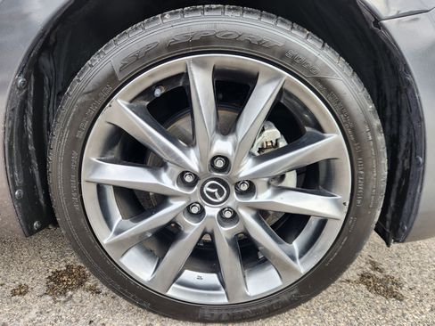 Used 2018 MAZDA MAZDA3 Touring image 19