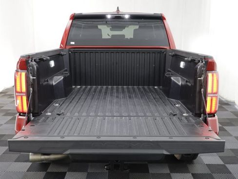 Used 2025 Toyota Tacoma SR5 AWD/4WD image 17