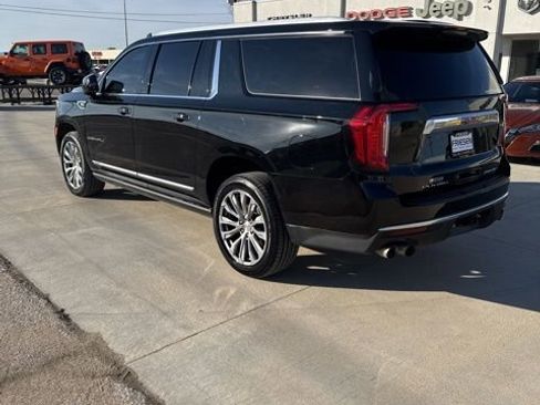 Used 2021 GMC Yukon XL Denali w/ Denali Premium Package image 6