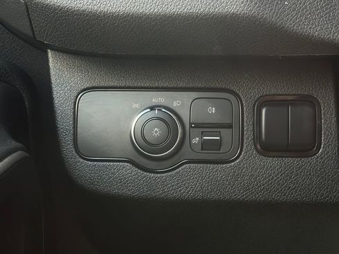 Used 2019 Mercedes-Benz Sprinter 2500 w/ Acoustic Package image 13