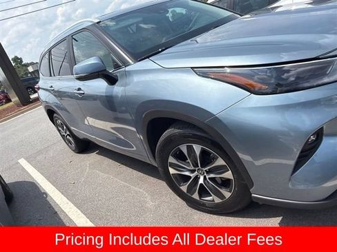 Used 2023 Toyota Highlander XLE FWD image 10